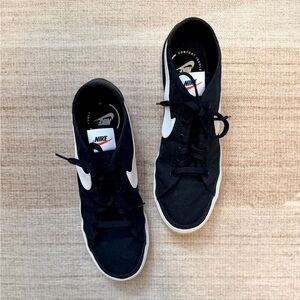 Nike Black and White Casual Sneakers